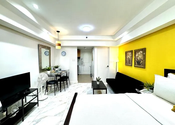 Apartment New! With Balcony & Park View In Greenbelt *